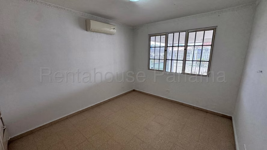 Casa en Alquiler en Chanis. Altos del Romeral. 26LDC8632