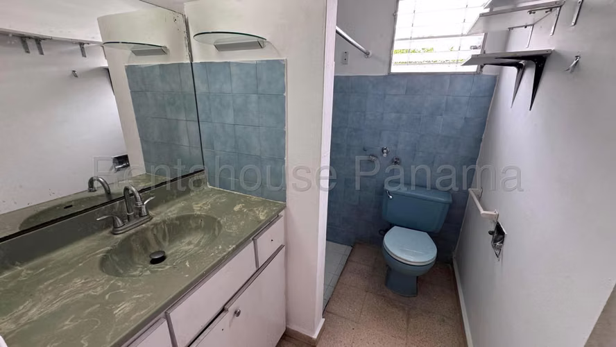 Casa en Alquiler en Chanis. Altos del Romeral. 26LDC8632