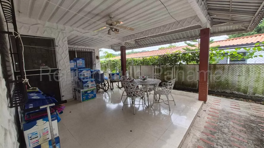 Casa en Venta en Villa de las Fuentes 27LDC334