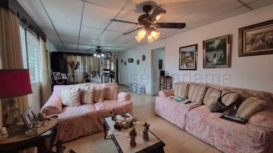 Casa en Venta en Villa de las Fuentes 27LDC334