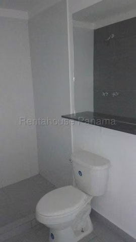 Apartamento en alquiler en PH La Sierra 27LRL375
