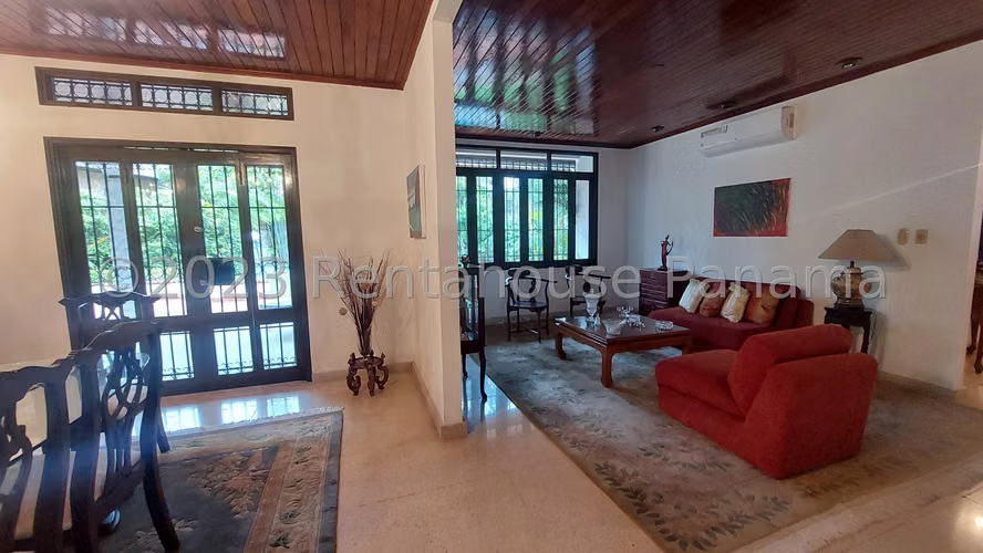 Venta de Amplia Casa en Altos del Golf 26*4005Mfk