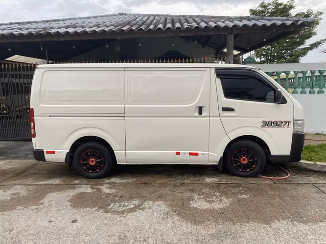 toyota HIACE