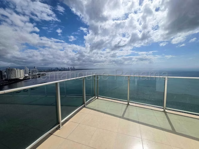 Apartamento en Venta en Oasis on the Bay Punta Pacifica  CIG 266930