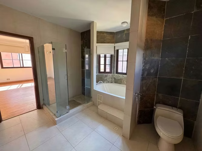Venta de Casa Unifamiliar en Costa Sur PH El Doral - LH