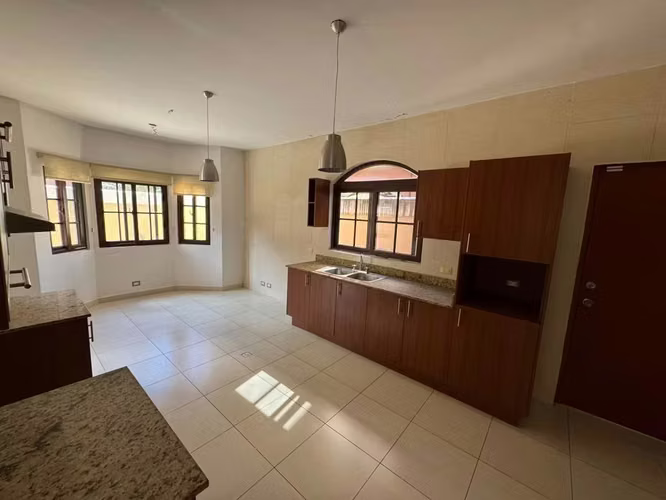 Venta de Casa Unifamiliar en Costa Sur PH El Doral - LH