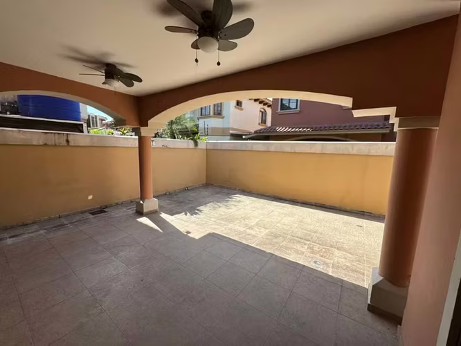 Venta de Casa Unifamiliar en Costa Sur PH El Doral - LH