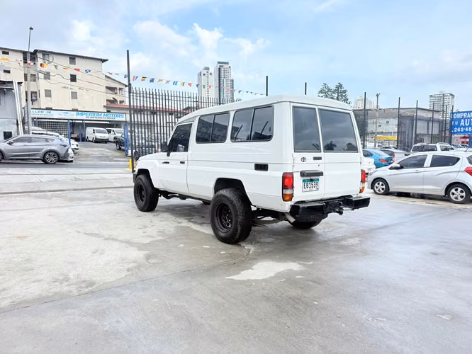 Toyota Land Cruiser Serie 70 2020 - Imagen 5