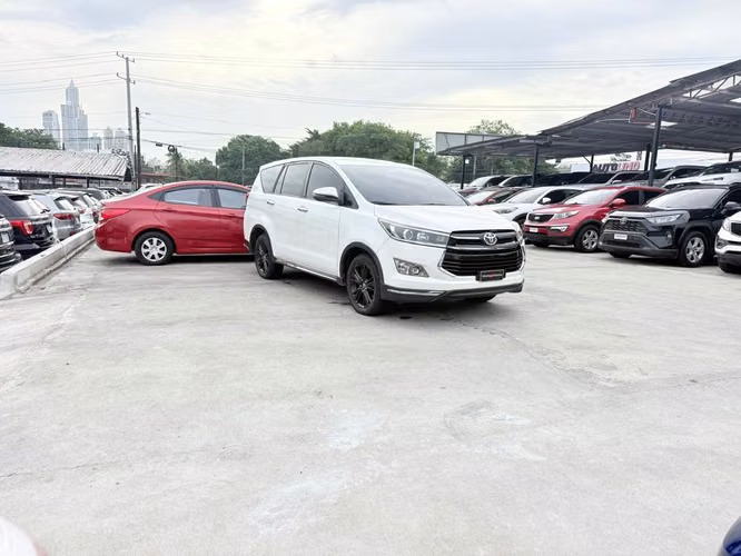 Toyota Innova 2020