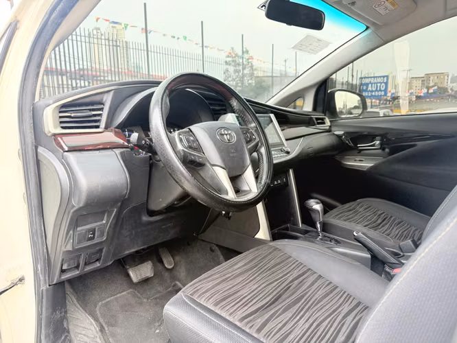 Toyota Innova 2020