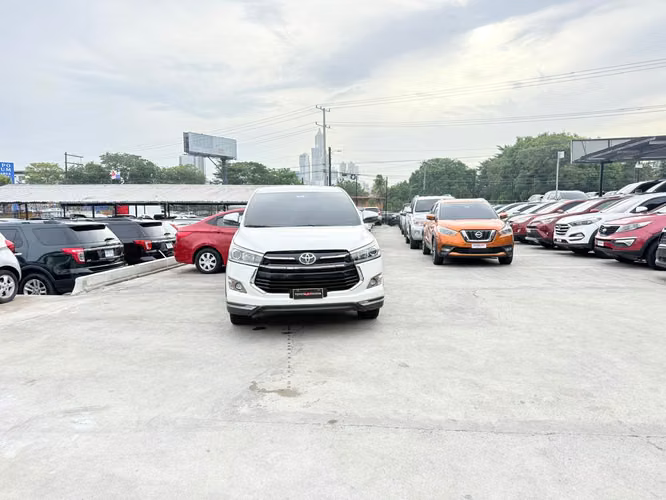 Toyota Innova 2020