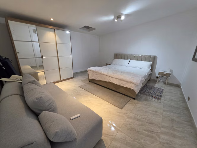 ALQUILO ANEXO. CORONADO. UNA RECAMARA. PLAYA. JACUZZI. GARITA DE SEGURIDAD.