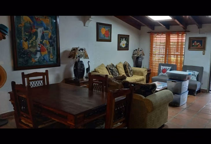 Casa y Piscina Gorgona