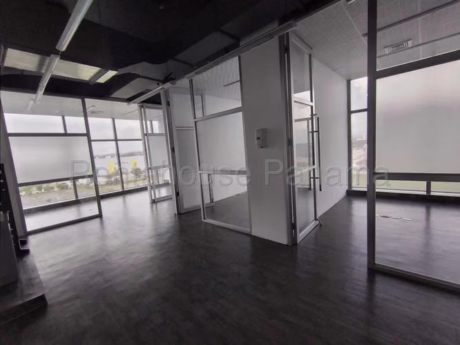 Oficina en Venta en Santa María 26EPP218