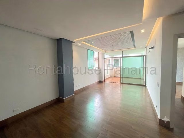 Apartamento en Venta en Costa Sur, Ph Costamare. EH