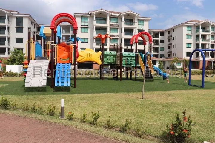 Apartamento en Venta en Costa Sur, Ph Costamare. EH