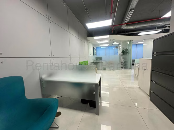 Oficina en Venta en Santa María 27EPP272