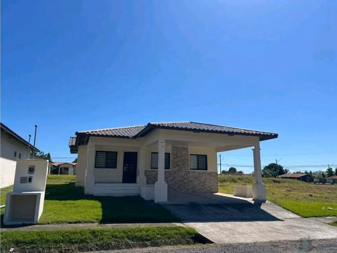 VENTA DE CASA NUEVA ALGARROBOS APLICA A INTERES PREFERENCIAL