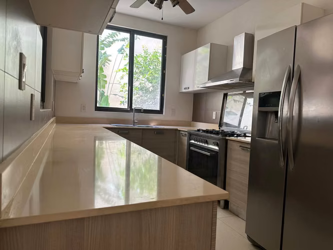 Se vende hermosa casa de 2 plantas en River Valley, Panamá Pacífico