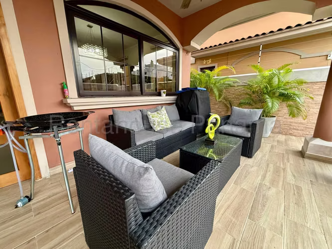 Espectacular Casa en Alquiler en Costa Sur 26*8979Mfk