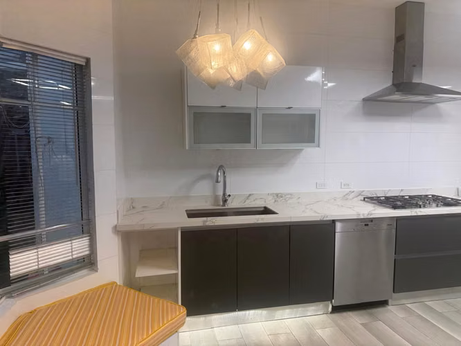 Se Alquila Casa de Lujo con Jacuzzi – Palmeras del Este, Costa del Este