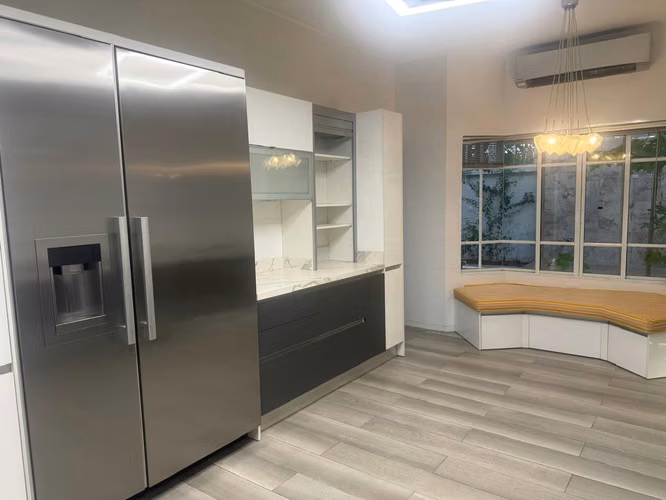 Se Alquila Casa de Lujo con Jacuzzi – Palmeras del Este, Costa del Este