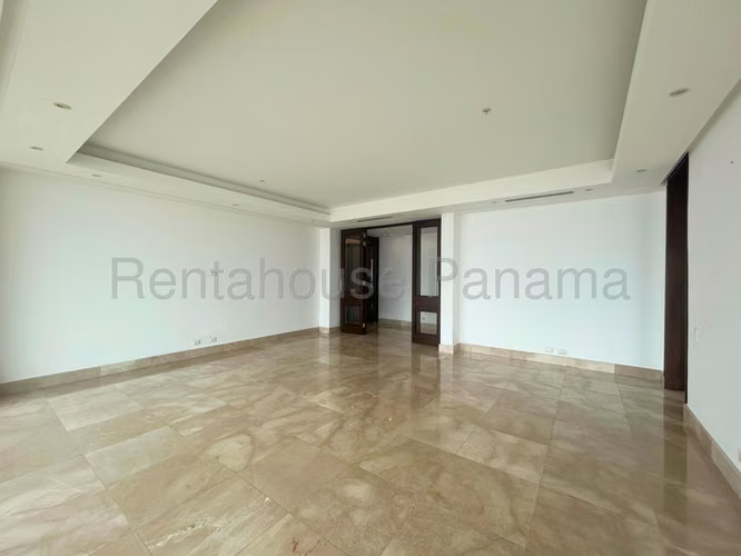 Apartamento frente al Mar: 680 m² en Primera Línea de Costa del Este 26EPP2042