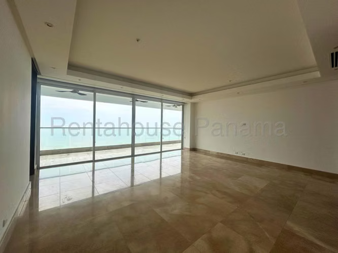 Apartamento frente al Mar: 680 m² en Primera Línea de Costa del Este 26EPP2042