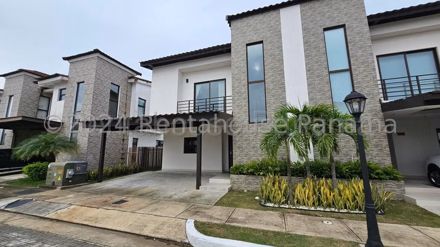 Venta de casa Totalmente Remodelada en Costa del Sur 26*4556Mfk