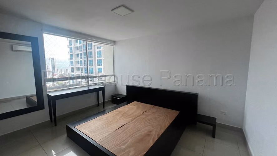 Venta de Amplio y Luminoso Apartamento en San Francisco 26*577Mfk