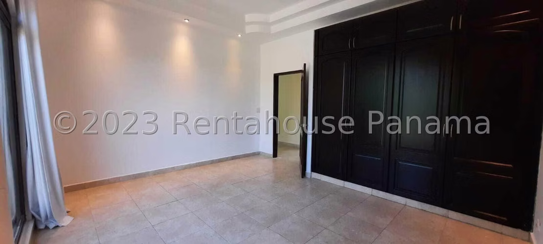 Casa en venta en PH Antigua Costa del Este 24-2842