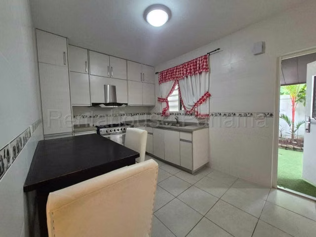 Casa en alquiler en Brisas del Golf, Ph Aventura. EH