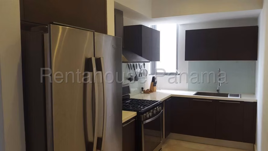 Apartamento en alquiler de 155m2 en YOO Ave. Balboa AMD