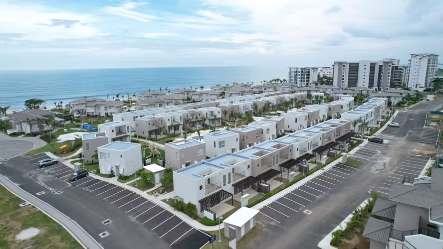 Apartamentos de Playa en Venta en Playa Caracol | Desde $143,000 | Chame