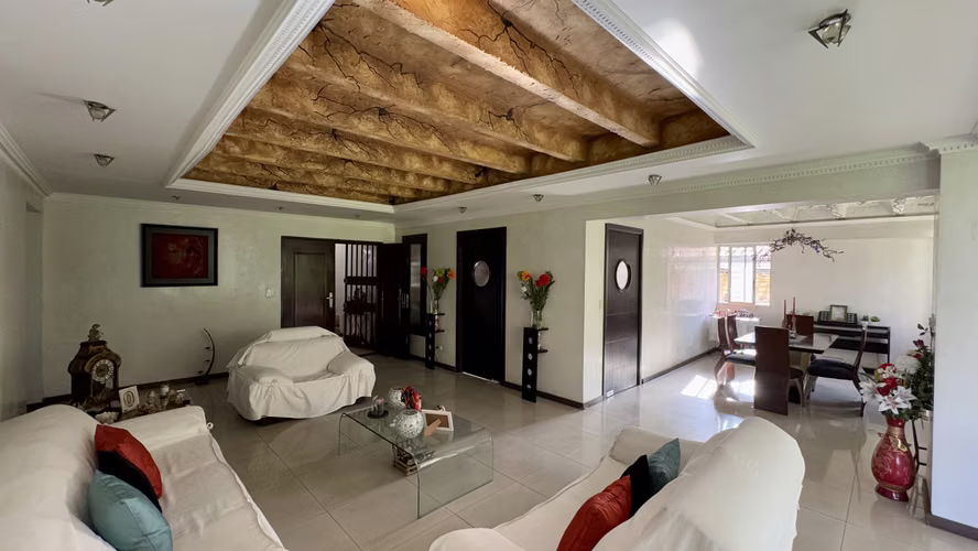 Habitación amplia con A/C | Av. Balboa-Calle 50 | Metro a 7 min I Vista al Tornillo