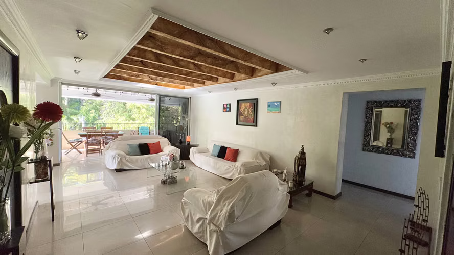 Habitación amplia con A/C | Av. Balboa-Calle 50 | Metro a 7 min I Vista al Tornillo