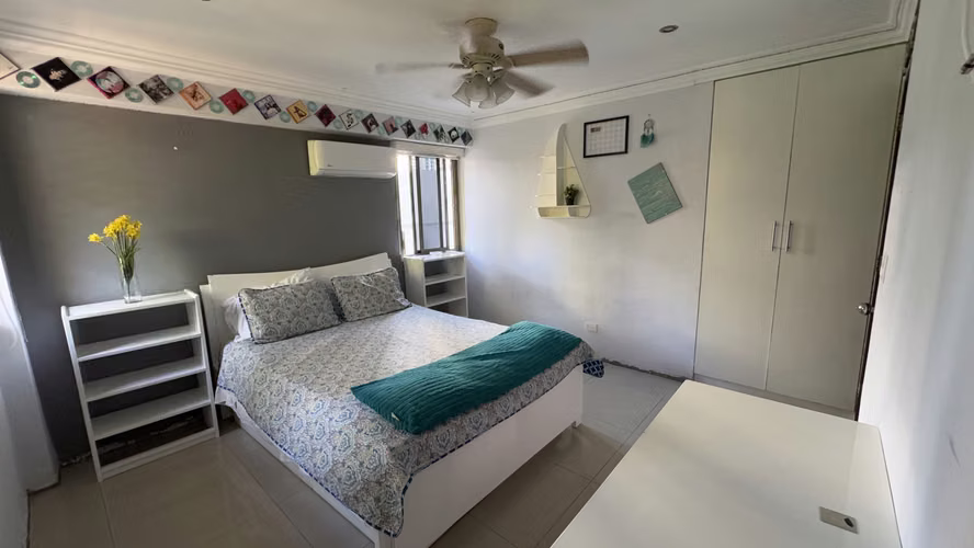 Habitación amplia con A/C | Av. Balboa-Calle 50 | Metro a 7 min I Vista al Tornillo