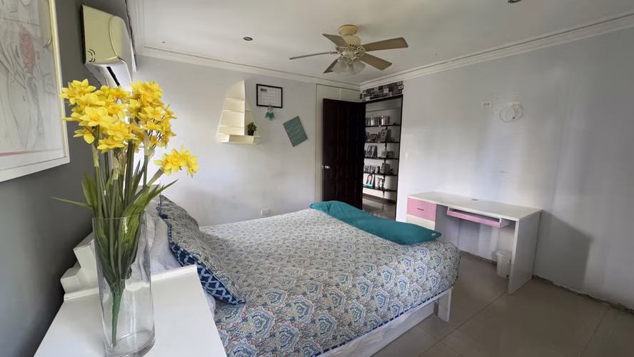 Habitación amplia con A/C | Av. Balboa-Calle 50 | Metro a 7 min I Vista al Tornillo