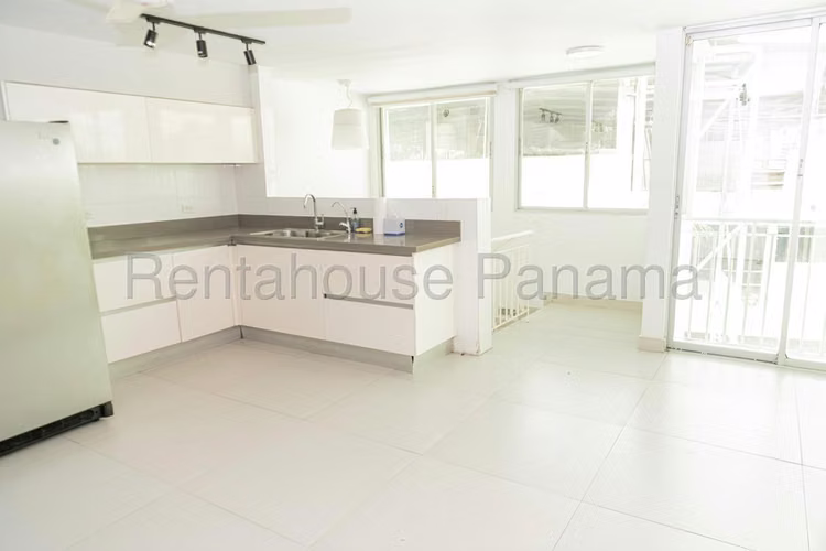 Se Vende Casa en La Alameda LA27-338