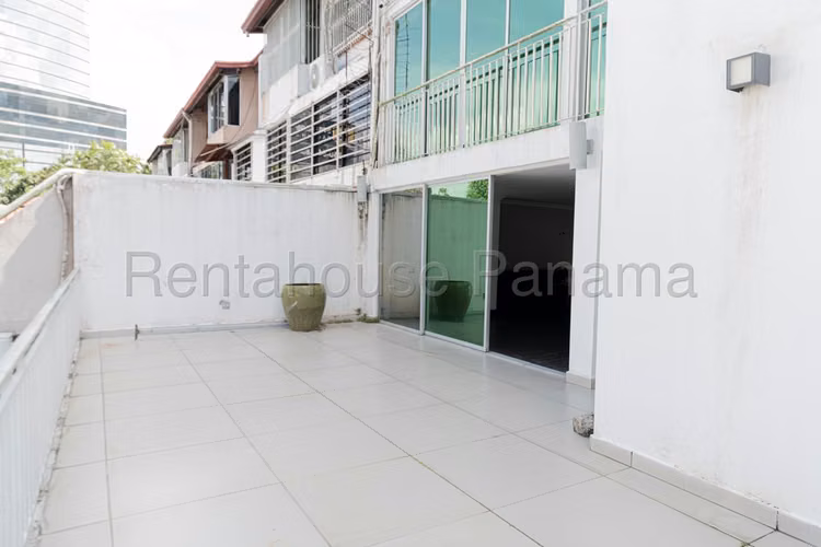 Se Vende Casa en La Alameda LA27-338