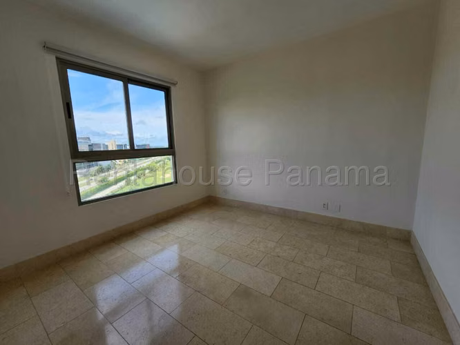 Se Alquila Apartamento en Santa Maria LA26-8776