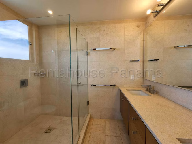 Se Alquila Apartamento en Santa Maria LA26-8776
