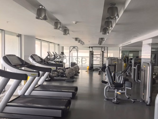 Se Alquila Apartamento en Avenida Balboa LA27-341