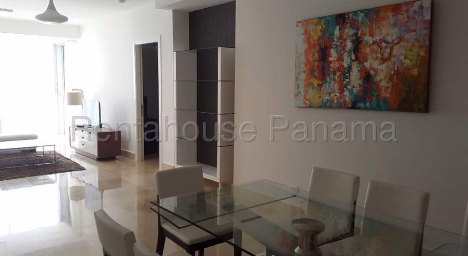 Se Alquila Apartamento en Avenida Balboa LA27-341