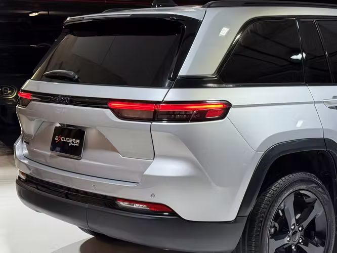 JEEP GRAND CHEROKEE 2023