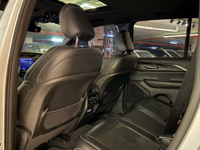 JEEP GRAND CHEROKEE 2023