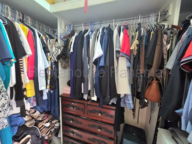 Se Vende Casa en Las Cumbres MDV27-380