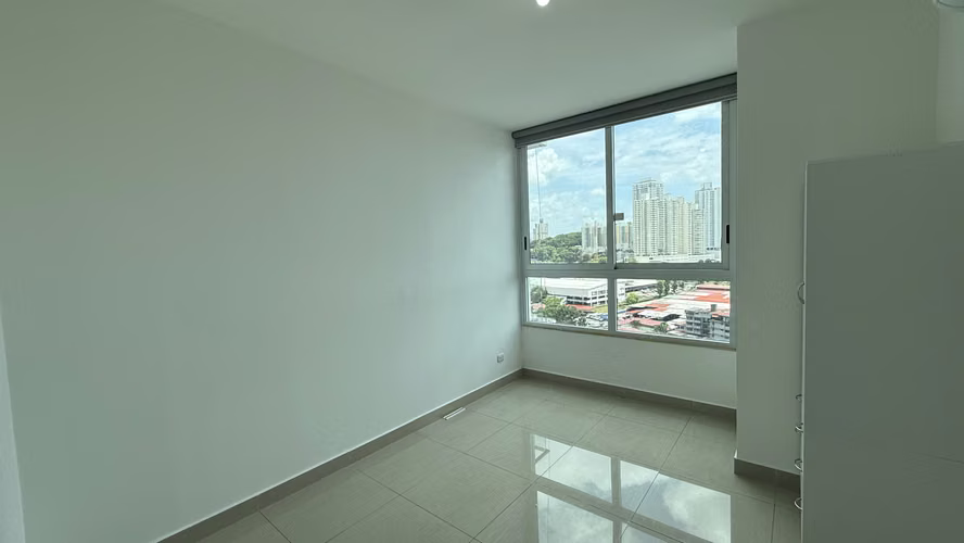 Se Vende Apartamento de 2 recámaras, 2 baños, balcón a pasos del Metro
