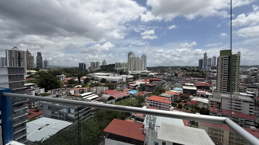 Se Vende Apartamento de 2 recámaras, 2 baños, balcón a pasos del Metro