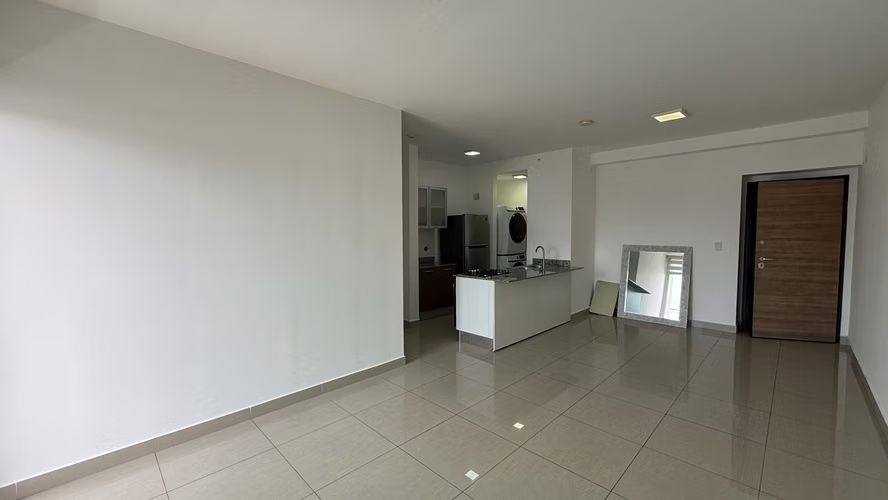 Se Vende Apartamento de 2 recámaras, 2 baños, balcón a pasos del Metro